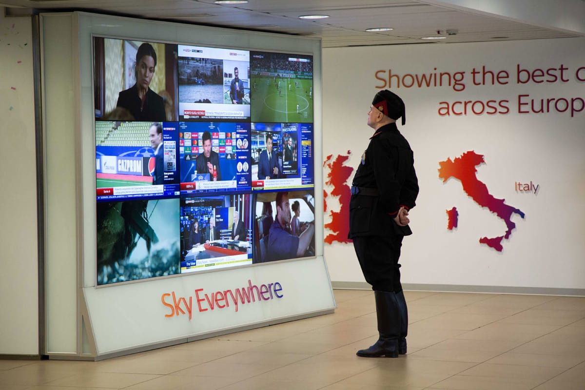 Sono Tornato, il remake italiano che voleva (e poteva) superare l’originale