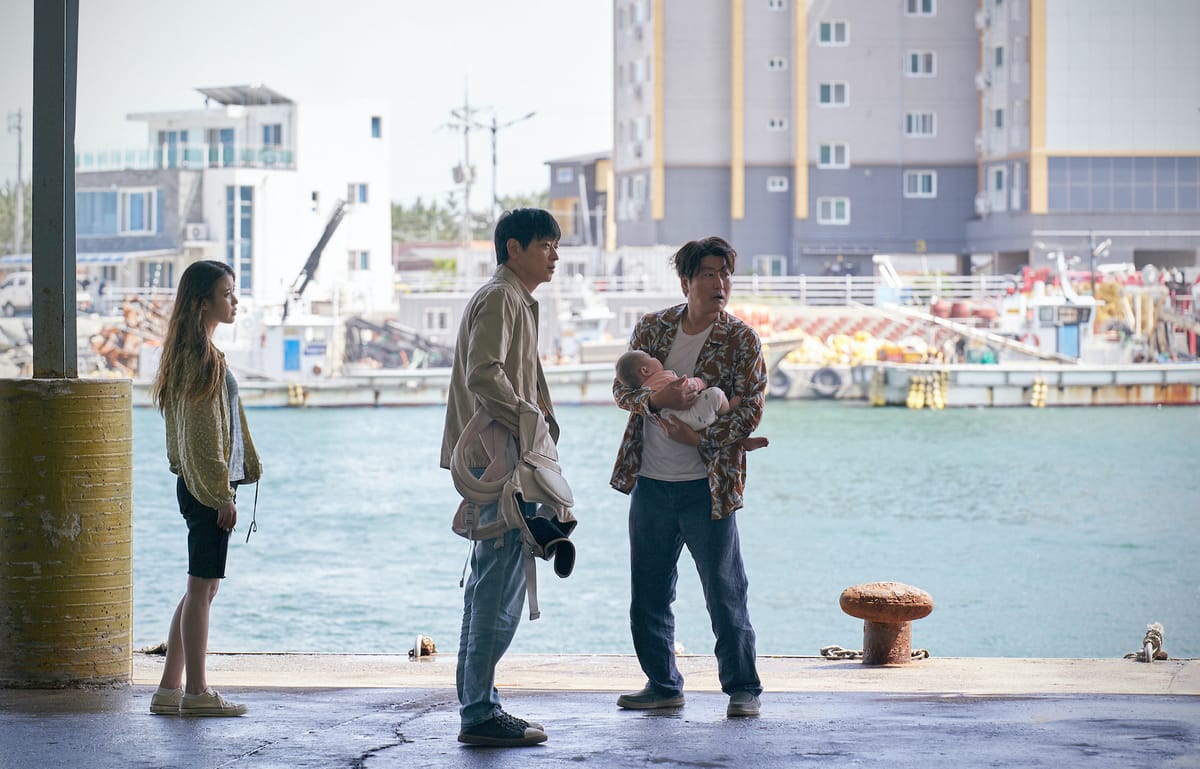 Cannes 75 | Broker, Kore’eda alza l’asticella di ciò che il suo cinema chiede allo spettatore