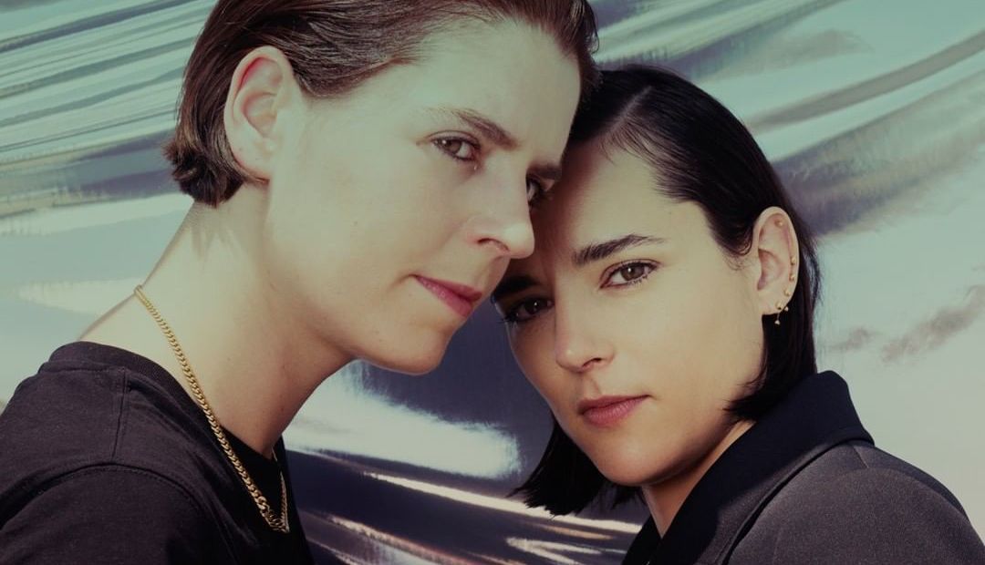 Cannes 76 | Stranger, intervista a Jehnny Beth e Iris Chassaigne sul loro nuovo corto musicale