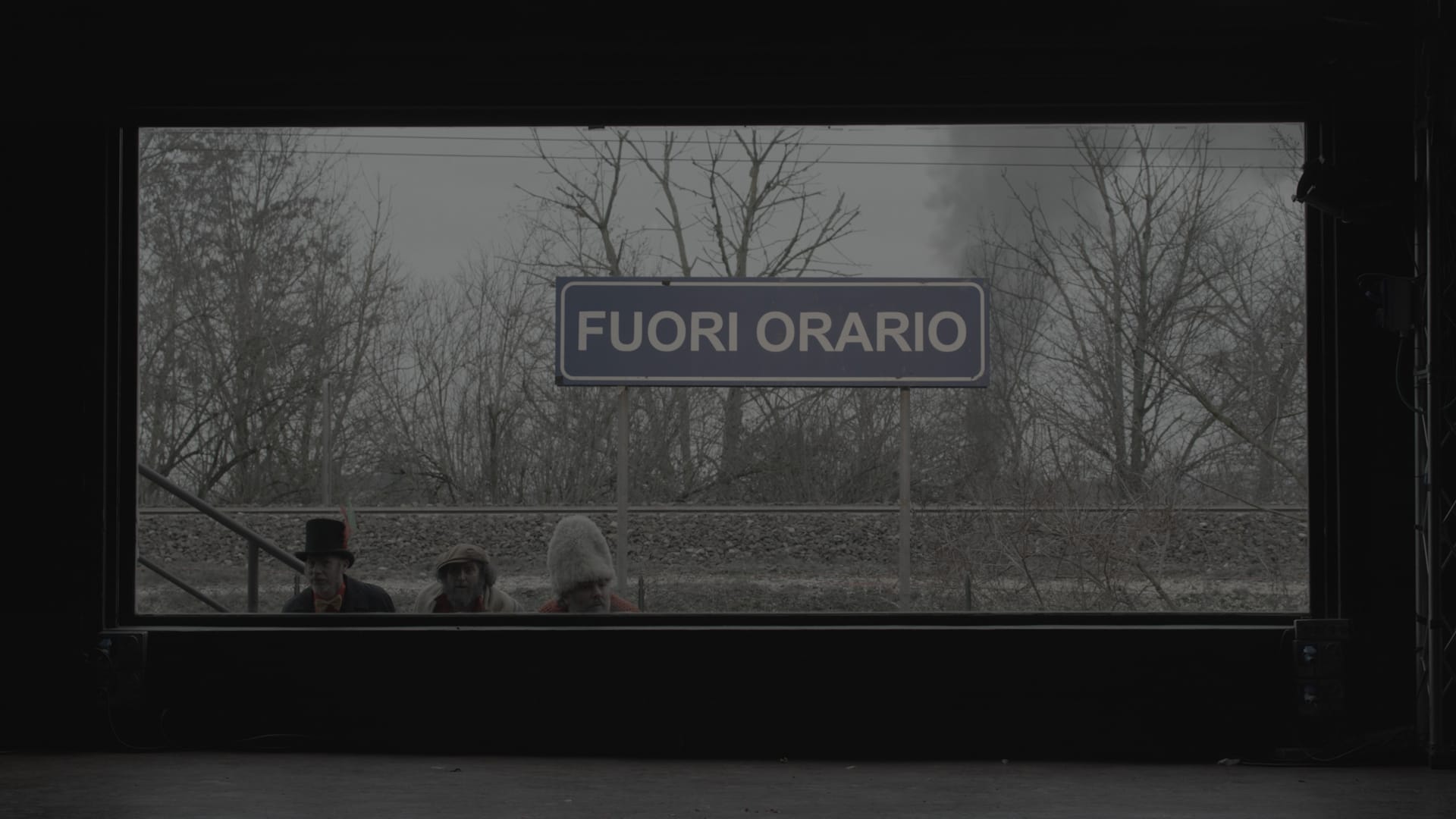 Natale fuori orario | le notti emiliane di Capossela in uno show fantasma