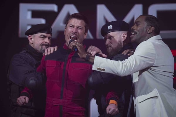 The Running Man di Edgar Wright è un film programmaticamente fuori tempo massimo