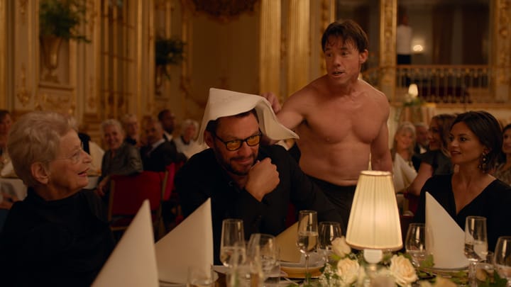 The Square, la Palma d'Oro 2017 è dissacrante ma non sempre brillante