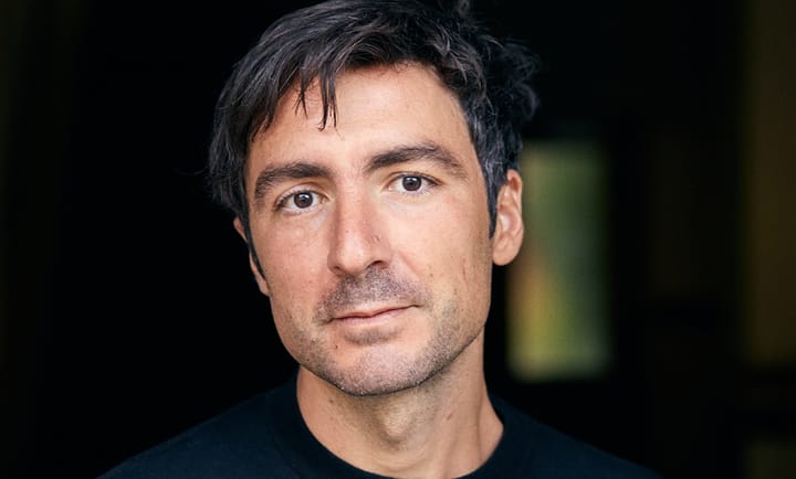 Ilker Çatak, intervista al regista candidato agli Oscar con “La sala professori”